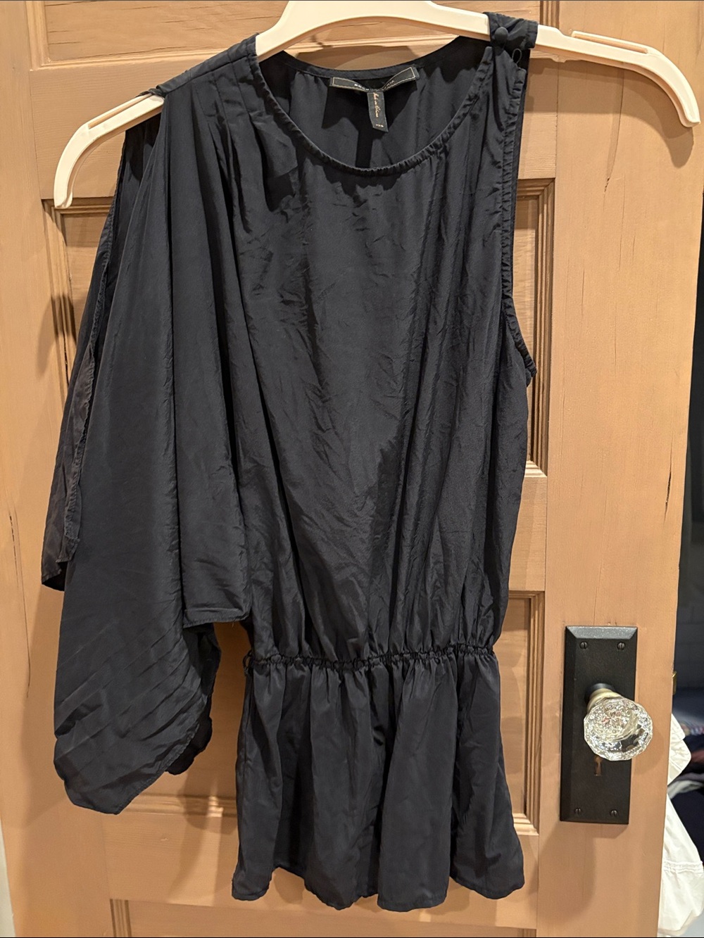BCBGMaxAzria | Black Silk One-Shoulder Peplum Blouse | xxs